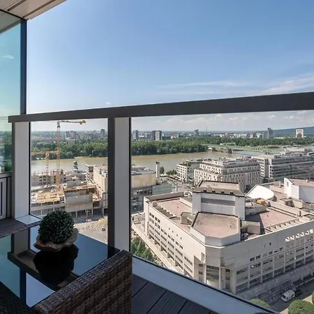 Apartament Panorama - Sunset And Castle View, 22nd Floor, Garage, Ac Bratysława