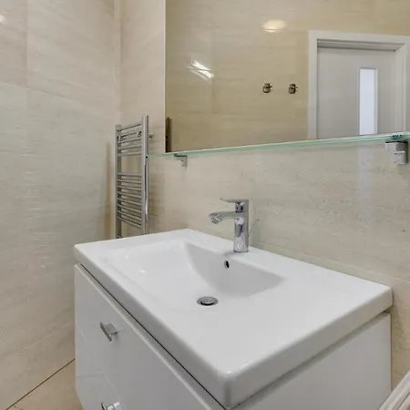 Panorama - Sunset And Castle View, 22nd Floor, Garage, Ac