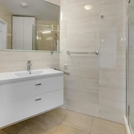 Panorama - Sunset And Castle View, 22nd Floor, Garage, Ac * Pozsony