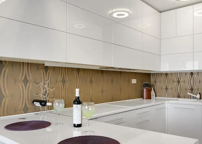 Panorama - Sunset And Castle View, 22nd Floor, Garage, Ac 아파트