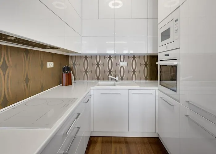 Panorama - Sunset And Castle View, 22nd Floor, Garage, Ac 아파트 *