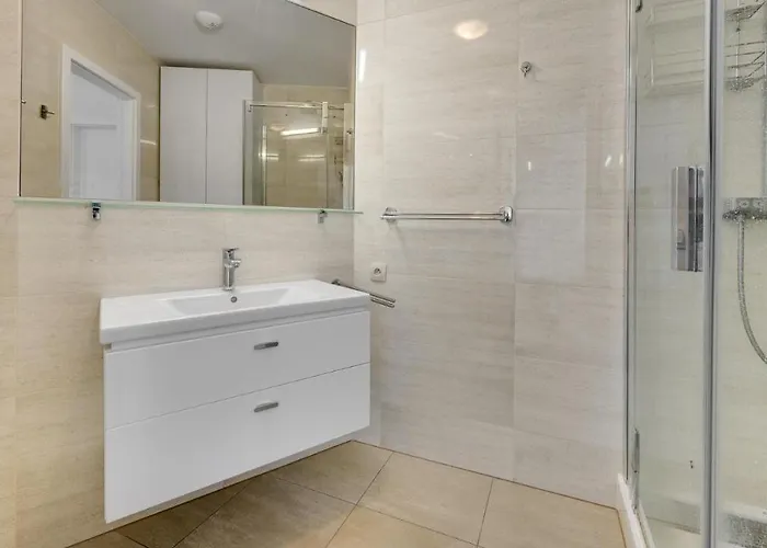 Panorama - Sunset And Castle View, 22nd Floor, Garage, Ac * 브라티슬라바