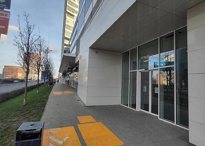 Panorama - Sunset And Castle View, 22nd Floor, Garage, Ac * 브라티슬라바