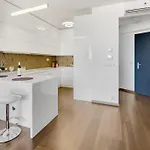 Panorama - Sunset And Castle View, 22nd Floor, Garage, Ac דירה ברטיסלאבה